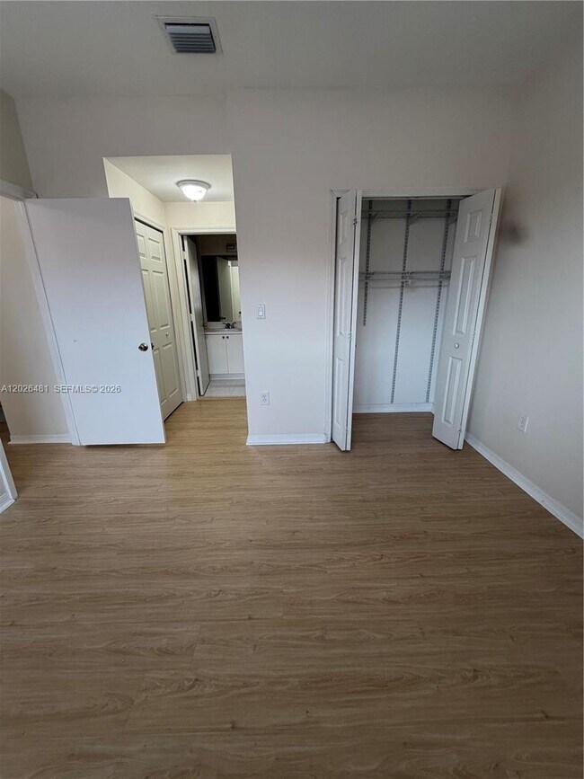 Building Photo - 6202 NW 112th Pl