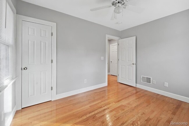 Building Photo - 1524 Cicotte Ave