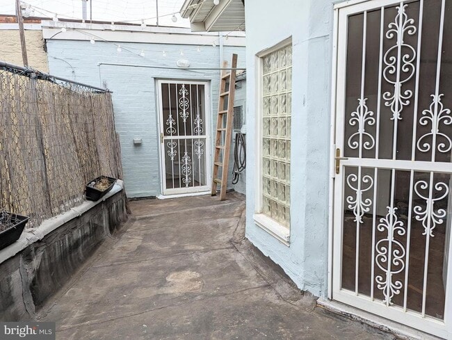 Building Photo - 1545 W Passyunk Ave