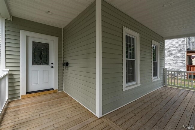 Building Photo - 137 St Mary St