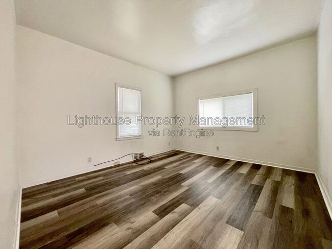 Building Photo - 441 White Ave