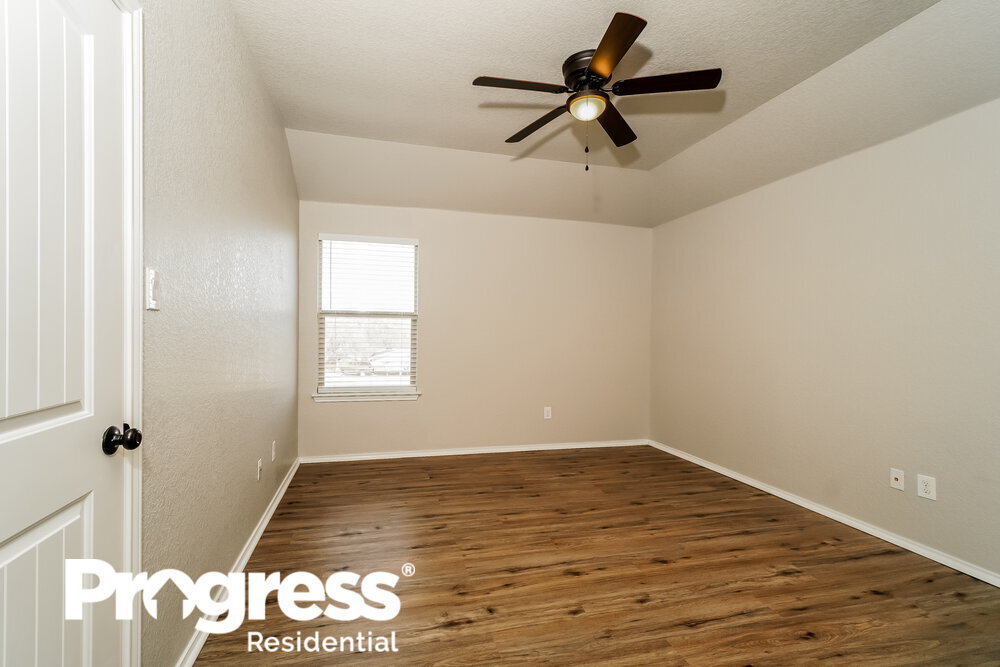 Building Photo - 340 Buckboard Ln