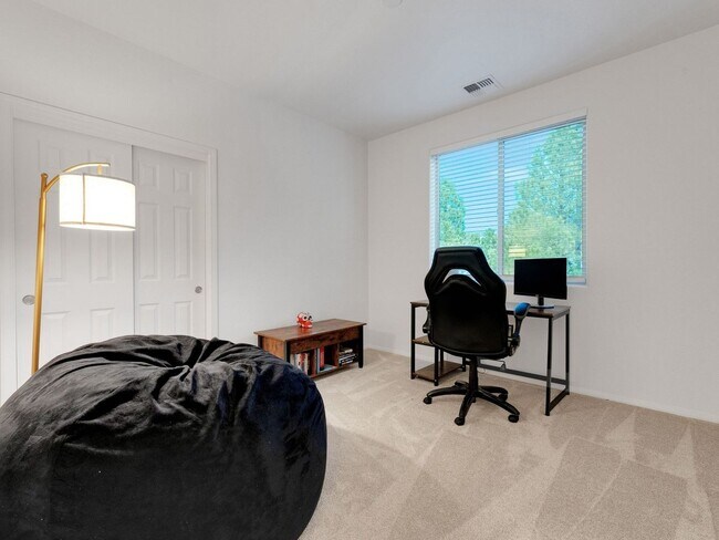 Building Photo - Charming 3BR Condo in Flagstaff