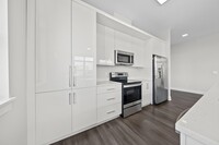 Building Photo - 121 34th St