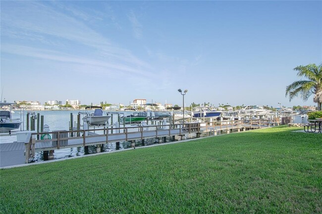 Building Photo - 660 Island Way