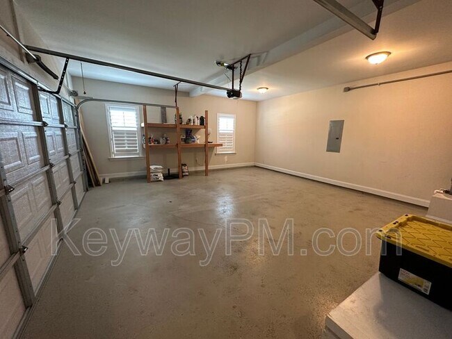 Building Photo - 1731 Edenburg Way