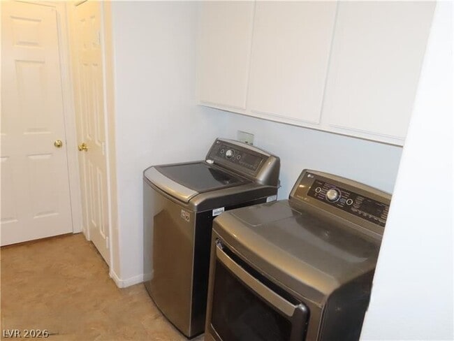 Building Photo - 676 Hitchen Post Dr