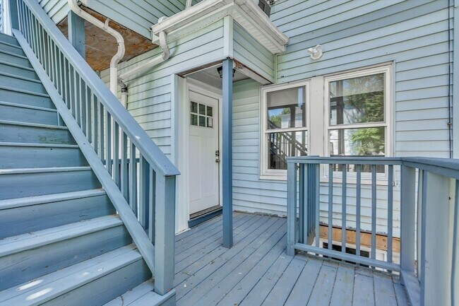 Building Photo - 74 Ruthven St