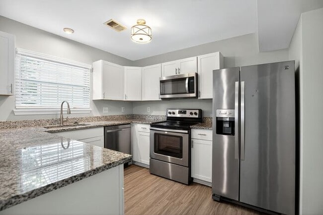 Building Photo - New Interior Upgrades 3 Bedroom Duplex wit...