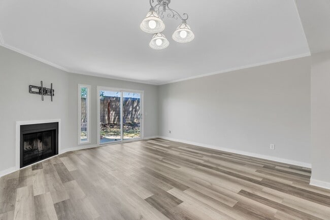 Building Photo - 362 Tabor Ave