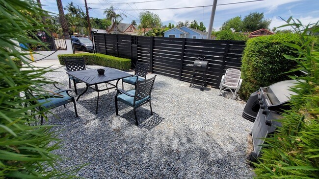 Shared Patio - 2920 Marsh St