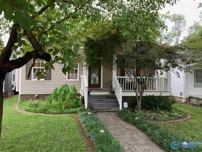 Building Photo - 1305 McCullough Ave NE