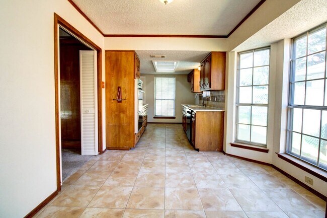 Building Photo - 758 Brighton Ln
