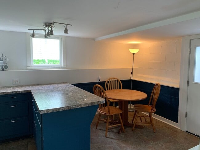 Building Photo - Darling 1 bedroom, 1 bath in the heart of Wallingford!