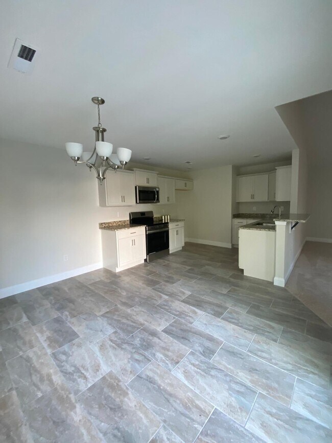 Building Photo - 1020 Belsole Pl