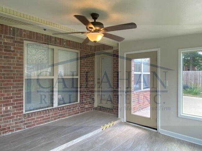 Building Photo - Base Meadows 4 bedroom