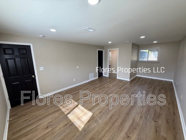 Building Photo - 1413 Cranwood Dr