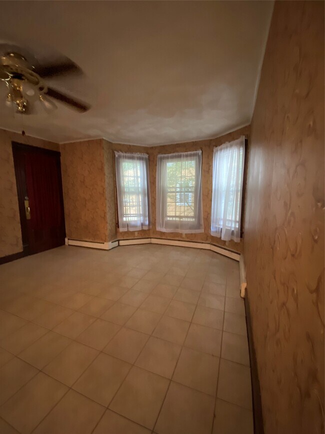 Building Photo - 147 Murray St