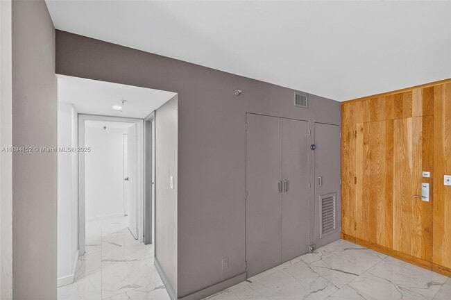 Building Photo - 2401 Collins Ave