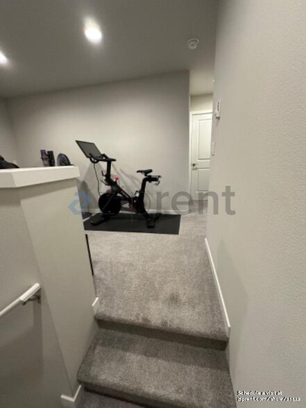Building Photo - Unit C