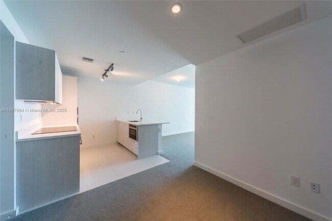 Building Photo - 501 NE 31st St