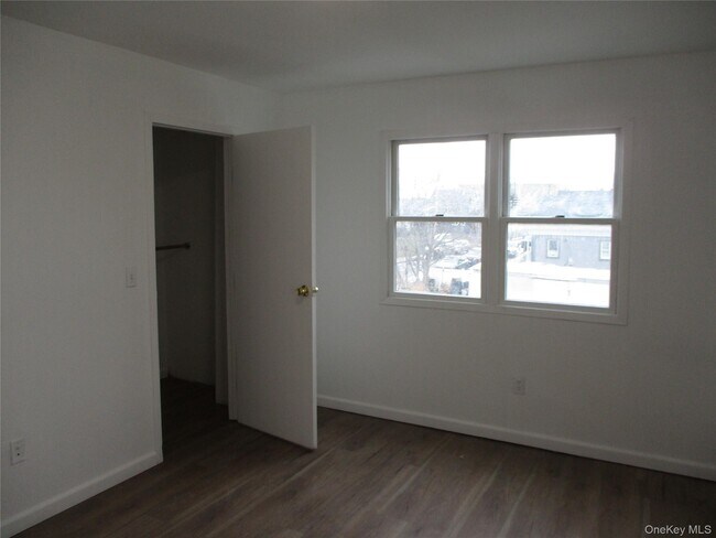 Building Photo - 94 Roger Ave