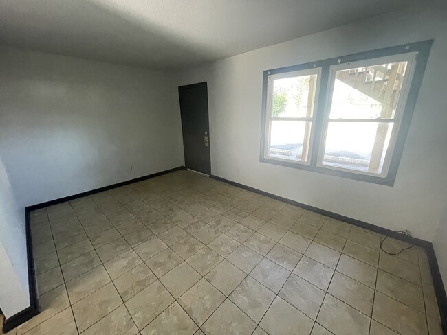 Building Photo - 111-2 Fairweight-