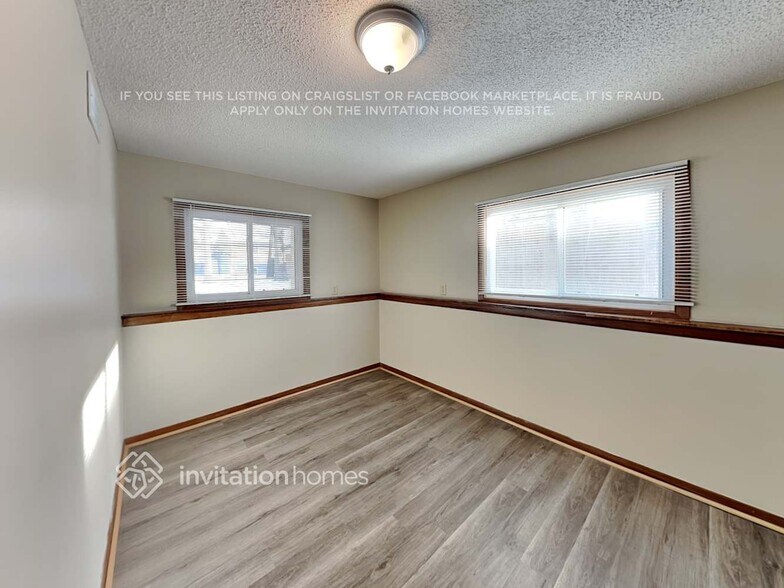 Building Photo - 11932 Pennsylvania Ave N