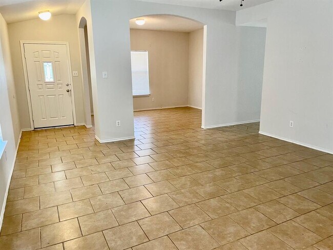 Building Photo - 112 Cowboy Cove