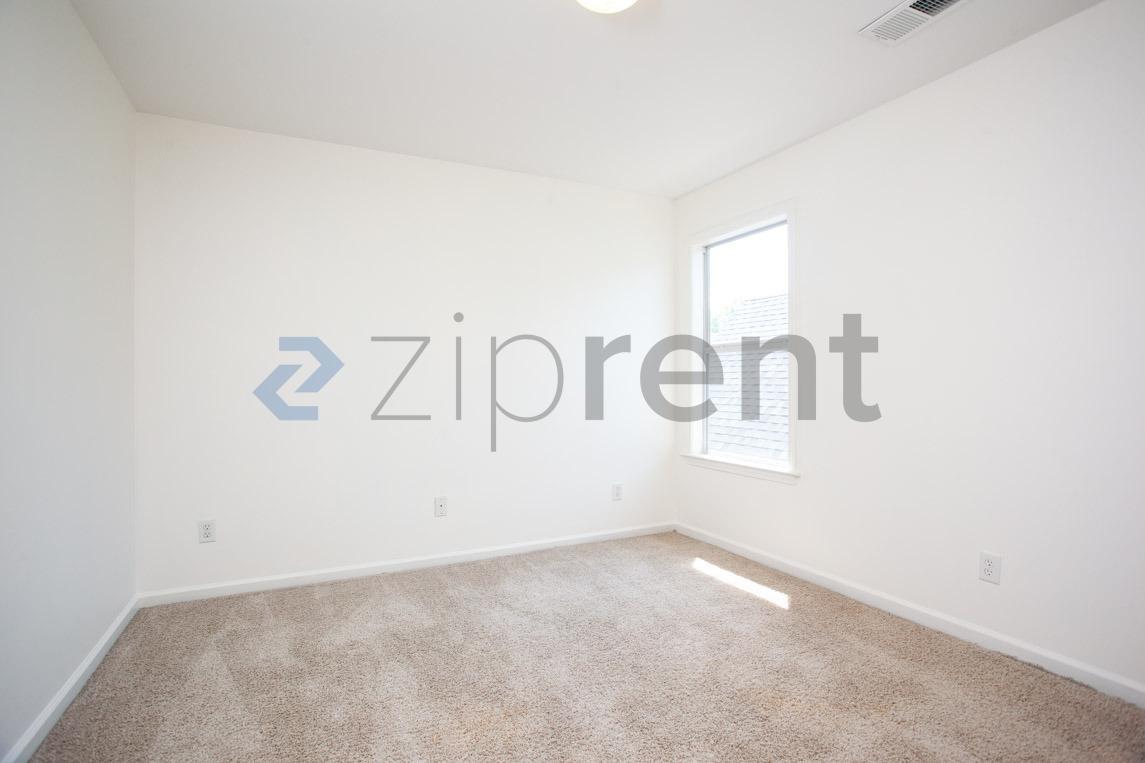 Building Photo - Unit