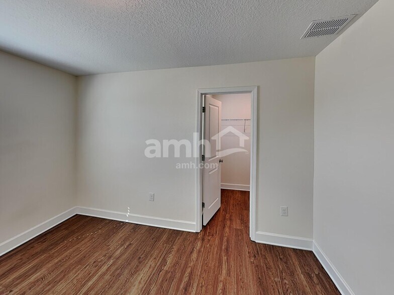 Building Photo - 4615 Reisswood Loop