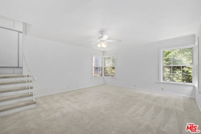 Building Photo - 10711 W Sunset Blvd