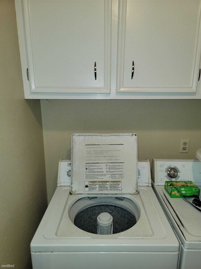 Building Photo - 3 br, 2 bath House - 3900 Windwood Cir