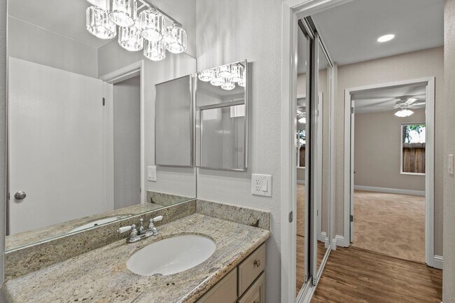 Building Photo - 975 Murrieta Blvd
