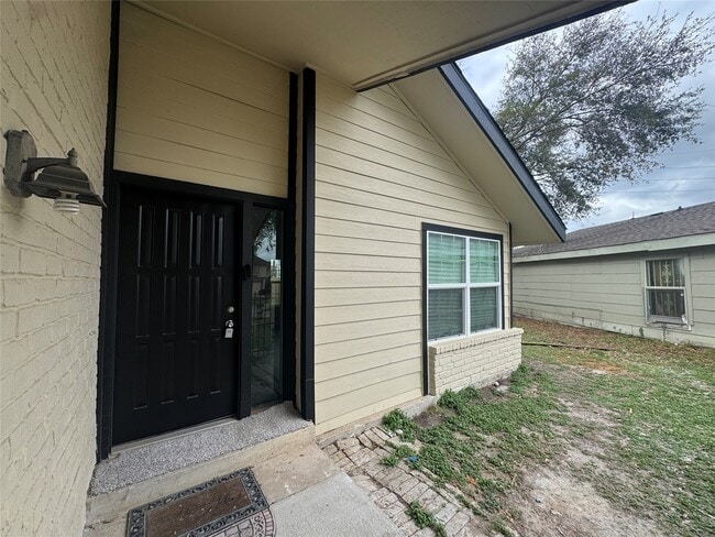 Building Photo - 13626 Sunswept Way