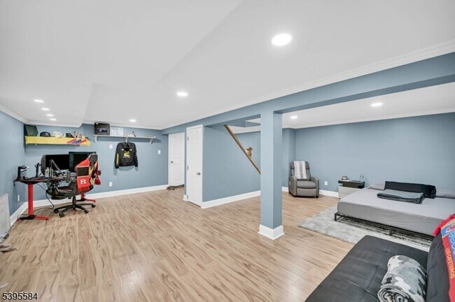 Building Photo - 15 Sweetwood Ct