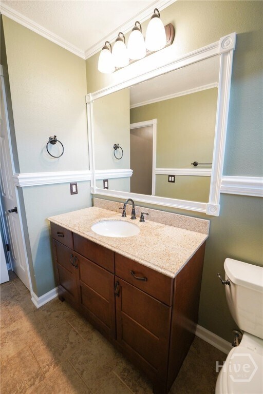 Building Photo - 170 Willow Oak Dr