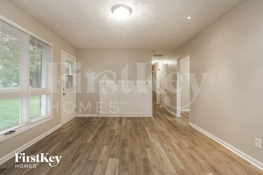 Building Photo - 302 Corottoman Ct