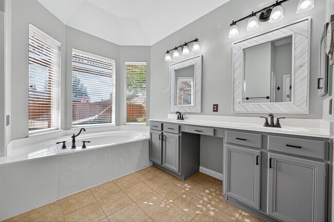 Building Photo - 27210 Sable Oaks Ln