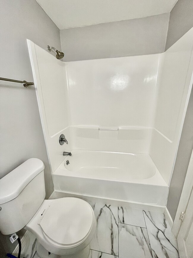 Building Photo - 92 W Main St