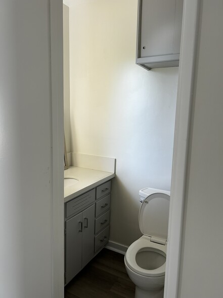 1/2 bath - 819 Morada Pl