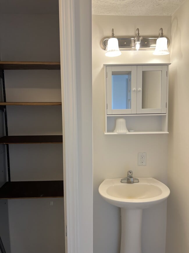 Building Photo - 12797 OH-39