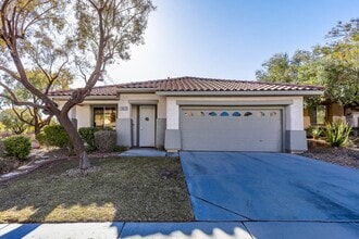 Building Photo - 3 Bedroom Summerlin South Beauty