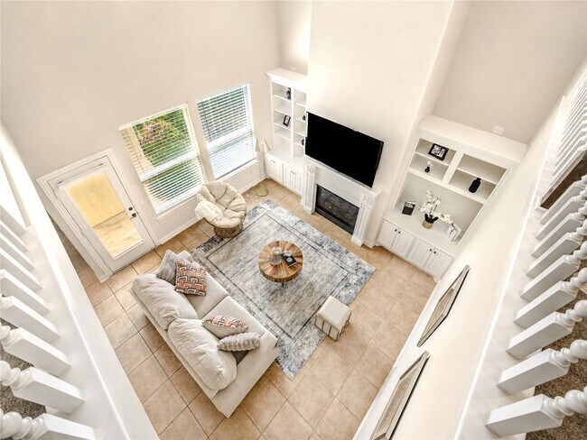 Building Photo - 2011 Spring Cedar Ln