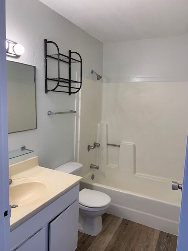 Building Photo - Palehua Villas, newly renovated breezy 3 bed, 2 ba, 2 parking stalls, water/sewer