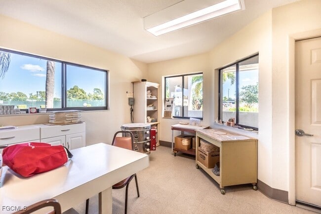 Building Photo - 7402 Lake Breeze Dr