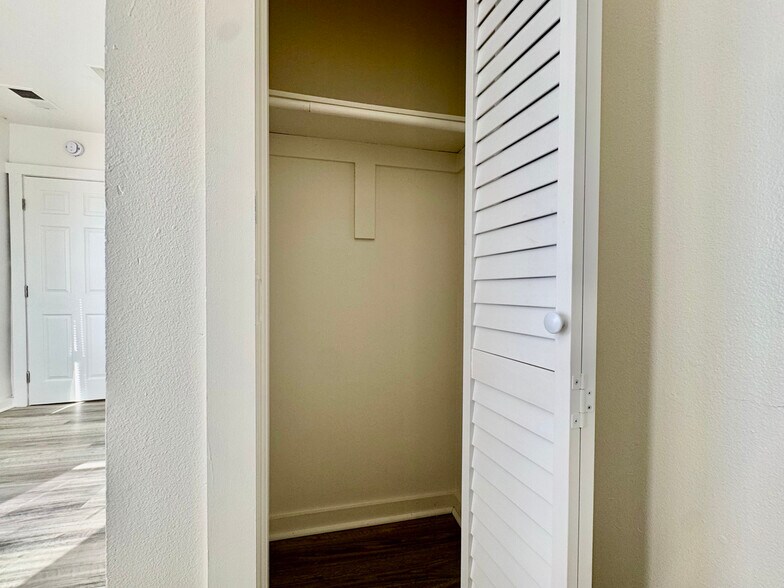 Building Photo - 695 30th St