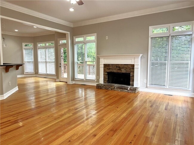 Building Photo - 889 Lenox Ct NE