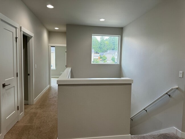Building Photo - Wonderful Central Kitsap 4 bedroom in Village View neighborhood...now available