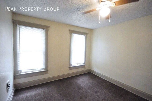 Building Photo - 233 E Northwood Ave